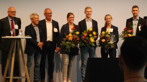 Preisträger:innen Otto-Hänselpreis 2020 und 2021: v.l.n.r.: R. Clemens, R. Hänsel, J.-P. Majschak, N. Freitag, A. Busch, L. Parschat, D. Diebold 