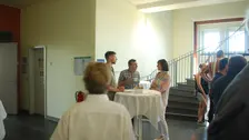 Teilnehmer des Absolventetreffens bei der Erfrishcungspause.