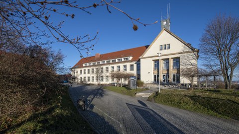 Foto des Gebäudes vom Zentrum für Integrierte Naturstofftechnik (ZINT)