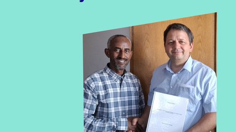 Prof. Kyosev gratuliert Dr. Sitotaw