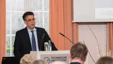 Vergabe der Ehrendoktorwürde an Professor Kiekens