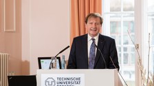 Vergabe der Ehrendoktorwürde an Professor Kiekens