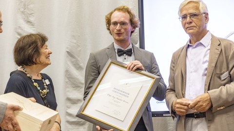 Foto zeigt die Auszeichnungszeremonie bei der Verleigung des Peter Dornier-Stiftungspreises 2022  