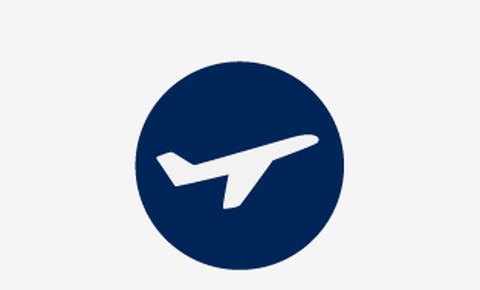 Grafik: ein weißes Symbolbild von einem Flugzeug in der Seitenansicht auf blauem runden Hintergrund