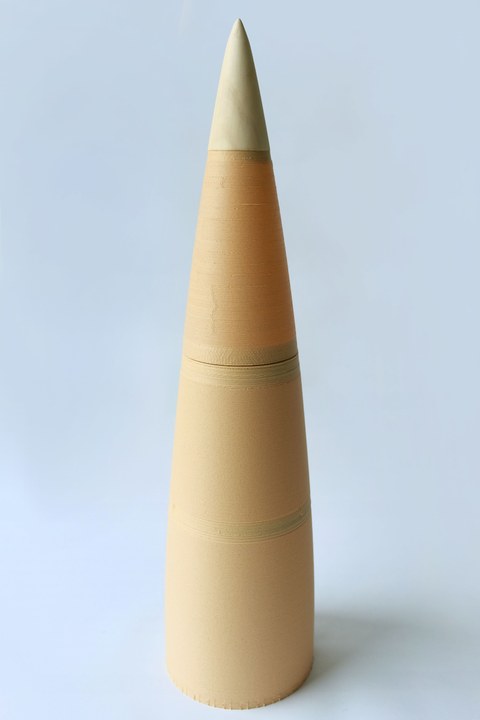 Verkleidungsteil einer Raketenspitze aus Holz