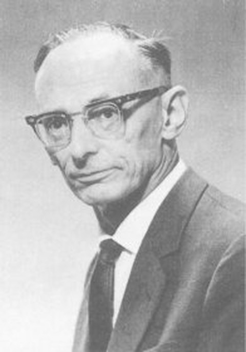 Schwarz-Weiß Porträtfoto von Professor Werner Boie 