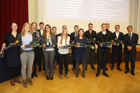 Verleihung der Lohrmann-Medaille an die besten Absolventinnen und Absolventen des Jahrganges jeder Fakultät.