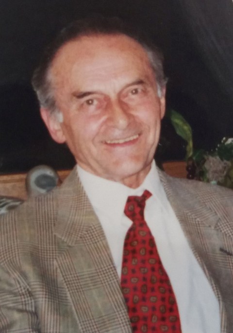 Portraitfoto von Prof. Kurt Eschke.