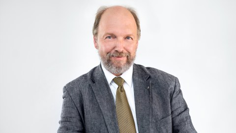 Das Foto zeigt Prof. Stefan Odenbach, Studiendekan für Maschinenbau. 