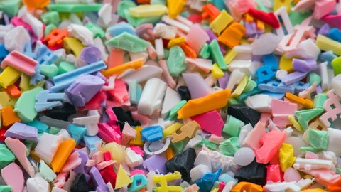 Kunststoffreste - Ausgangsmaterial für nachhaltigere Verpackungen
