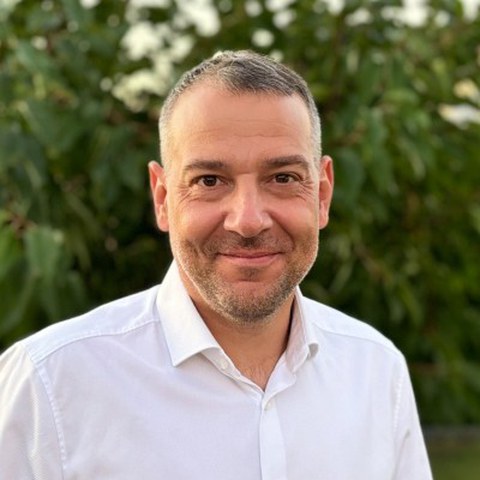 Portraitbild von Prof. Andrés Fabián Lasagni
