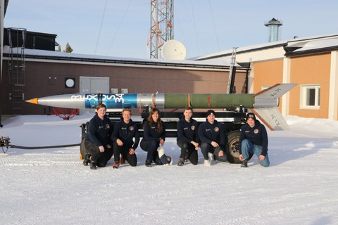 Das SHAMA-Team begleitet die vollständig integrierte REXUS-34-Rakete auf ihrem Weg zum Startplatz in Esrange, Nordschweden. 