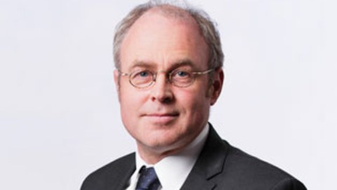 Porträtfoto von Professor Jochen Fröhlich
