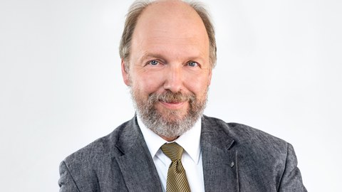 Porträtfoto von Professor Stefan Odenbach