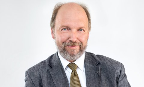 Porträtfoto von Professor Stefan Odenbach