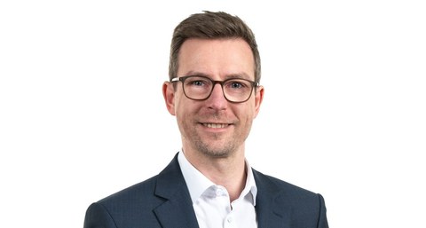 Auf dem Bild ist Prof. Schubert zu sehen, der seit 1. September die Professur für Chemische Verfahrens- und Anlagentechnik am Institut für Verfahrenstechnik und Umwelttechnik leitet.