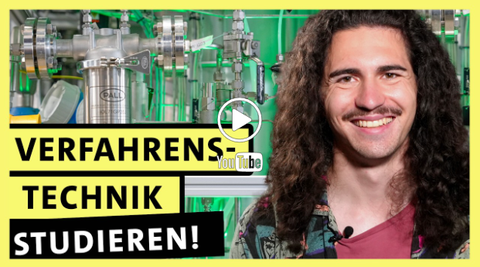 Auf dem Bild ist ein Student der Verfahrenstechnik zu sehen