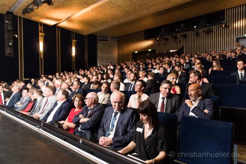 Das Foto wurde zum Tag der Fakultät Maschinenwesen 2019, am 29. Juni im Boulevardtheater Dresden aufgenommen.
