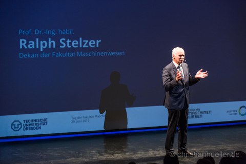 Das Foto wurde zum Tag der Fakultät Maschinenwesen 2019, am 29. Juni im Boulevardtheater Dresden aufgenommen.