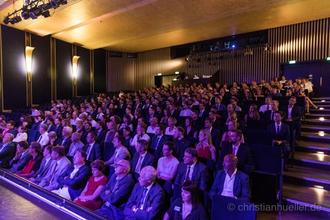 Das Foto wurde zum Tag der Fakultät Maschinenwesen 2019, am 29. Juni im Boulevardtheater Dresden aufgenommen.