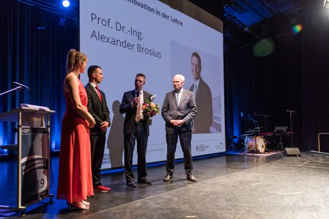 Das Foto wurde zum Tag der Fakultät Maschinenwesen 2019, am 29. Juni im Boulevardtheater Dresden aufgenommen.