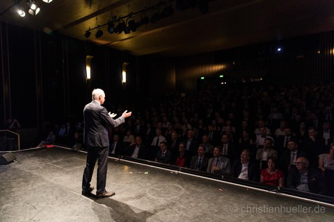 Das Foto wurde zum Tag der Fakultät Maschinenwesen 2019, am 29. Juni im Boulevardtheater Dresden aufgenommen.