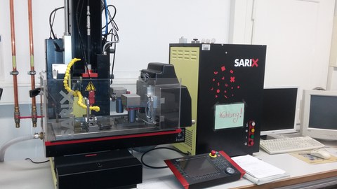 Mikroerodiermaschine Sarix SX-100 HPM
