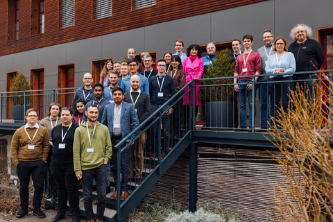 Gruppenfoto mit Doktorand:innen, klinischen Wissenschaftler:innen und Fellows von SECAI.