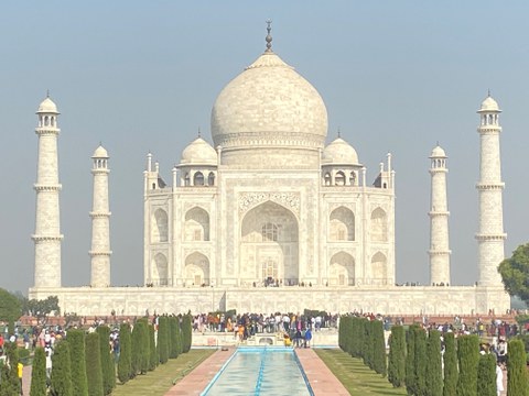 Blick auf den Taj Mahal in Indien.