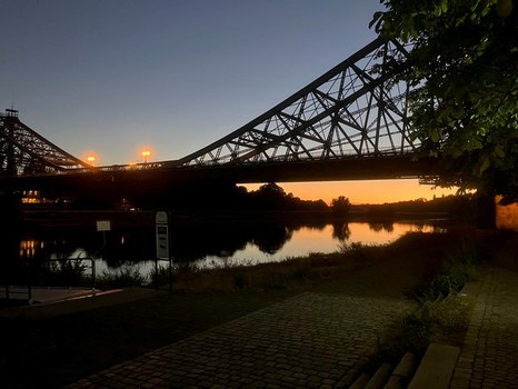Dresdner Brücke "Blaues Wunder" im Sonnenuntergang
