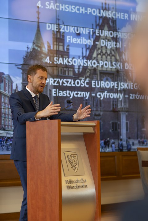 Michael Kretschmer (Prime Minister of Saxony) gives a lecture