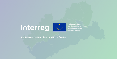 Interreg Logo mit Grenzregion Sachsen - Tschechien im Hintergrund