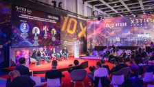 Podiumsdiskussion mit v.l.n.r. Jacopo Faini, Head of Acceleration B4i – Bocconi for Innovation; Prof. Andreas Pinkwart, Direktor TUD|excite; Madhav Narayan, CEO IITM Global und Mikkel Sorensen, Managing Director DTU Skylab