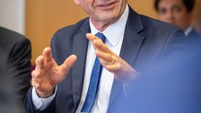 Prof. Pinkwart, Direktor von TUD|excite, beim Round Table in der Indischen Botschaft in Berlin