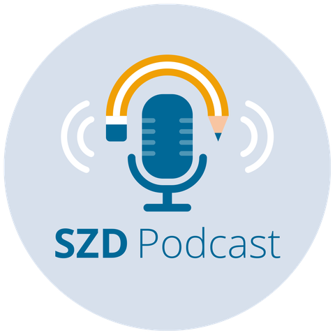 Die Grafik zeigt innerhalb eines Kreises ein stilisiertes Mikrofon im SZD-blau, als dessen Wind-/Spuckschutz ein gebogener Bleistift angedeutet ist. Rechts und links neben dem Mikrofon sind Schallwellen skizziert, darunter steht "SZD Podcast".