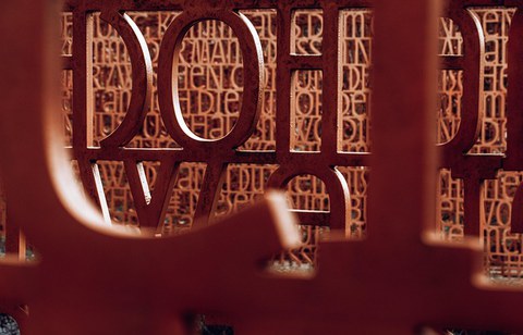 Man sieht Buchstaben