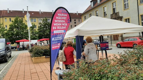 Infostand auf Marktplatz