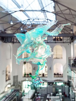 Aljoscha: extraterrestrial origin of life (2022); Installationsansicht der Intervention in der Galerie der Kustodie im Görges-Bau, TU Dresden