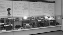 Präsentation der Sammlung Rechenmaschinen im Willers-Bau der TU Dresden, 1980er Jahre