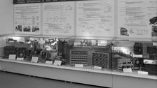 Präsentation der Sammlung Rechenmaschinen im Willers-Bau der TU Dresden, 1980er Jahre