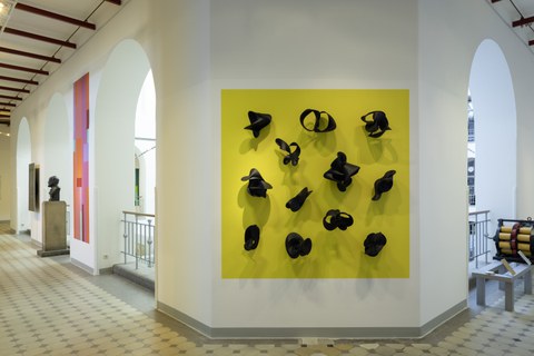 Ausstellungsansicht "A & I" mit "Film Forms" von Anton Ginzburg zur Schaufler Residency@TU Dresden 2021
