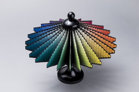 Wilhelm Ostwald, Doppelkegel (Nachbau), 1923 (TU Dresden, Sammlung Farbenlehre)