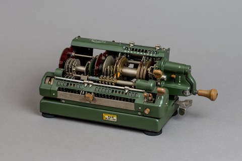 Triumphator, Modell CRN 1, Schnittmodell, Leipzig, 1950 (TU Dresden, Sammlung Historische Rechenmaschinen)