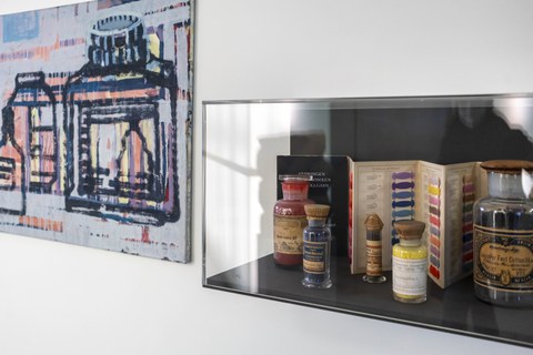 Werke von Petra Kasten und Exponate aus den Sammlungen der Kustodie im Rektorat