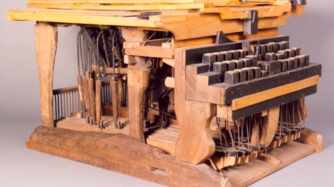 Schreibmaschine aus Holz von Peter Mitterhofer