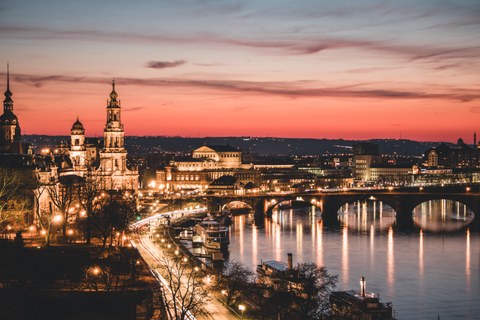 Nachtaufnahme von Dresden