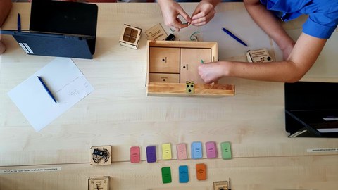 Die Alexx-Boxx mit den einzelnen Bestandteilen