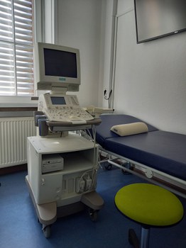 Sonografiegerät im MITZ-Trainingsraum