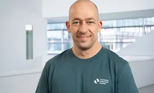 Portrait im MITZ-T-Shirt