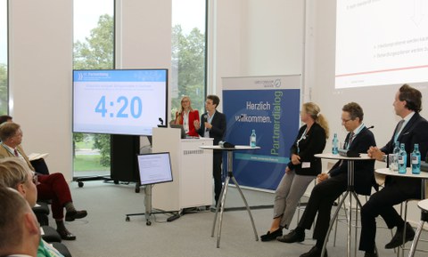 Auf dem Partnerdialog